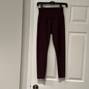ALO YOGA . 7/8 leggings raisin . NEVER WORN